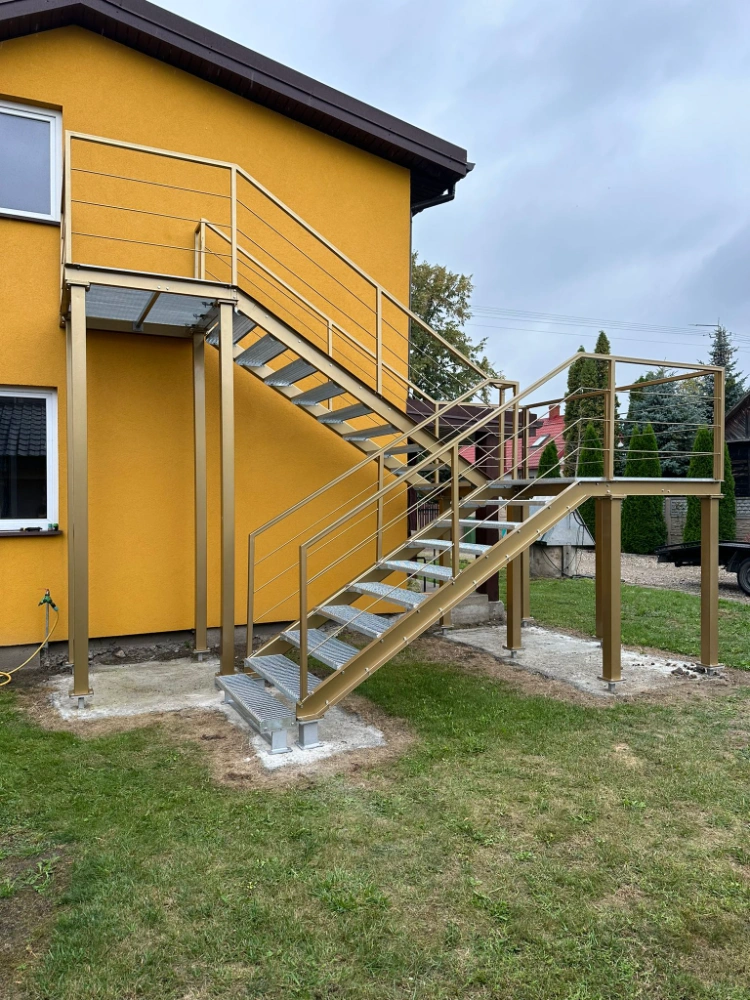 Zdjęcie - schody metalowe zewnętrzne