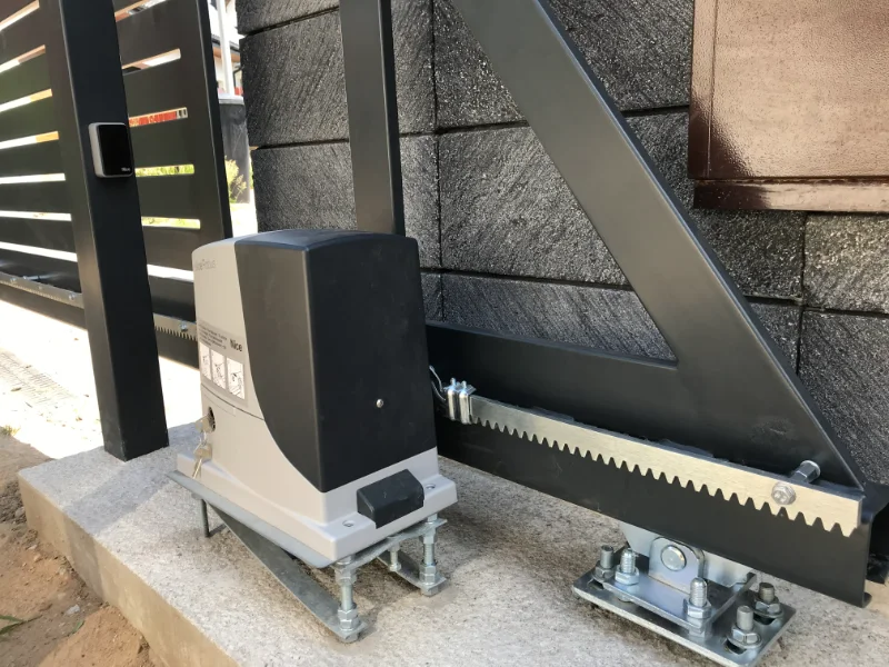 Zdjęcie - brama wjazdowa napęd