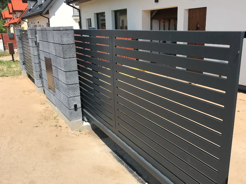 Zdjęcie - nowoczesne ogrodzenia brama